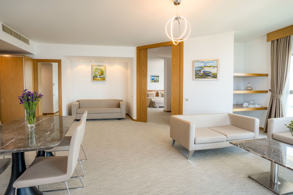 King Suite,Balcony,Sea View - Photo 4