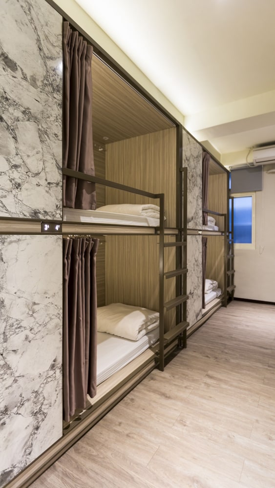 Deluxe Shared Dormitory, Ensuite photo 1