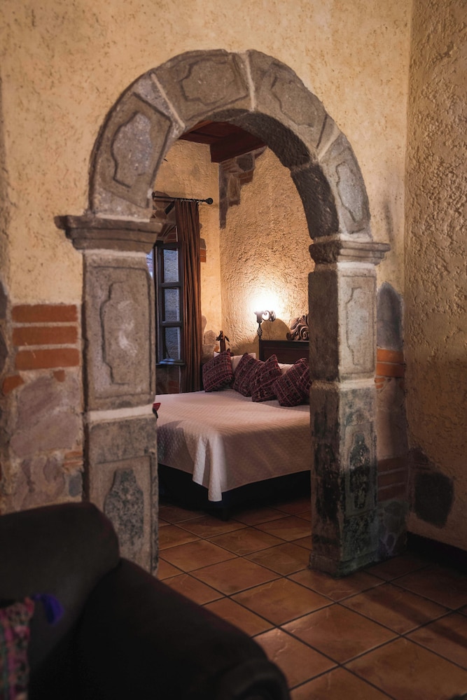 Grand Suite, 1 King Bed photo 3