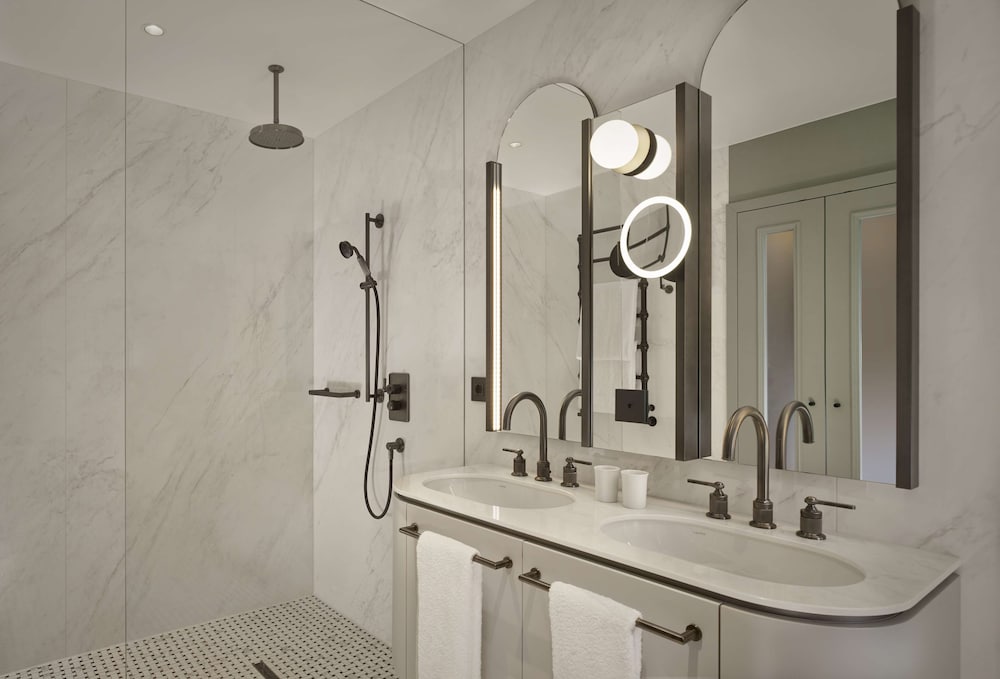 Junior Suite (Castle View) - Photo 22