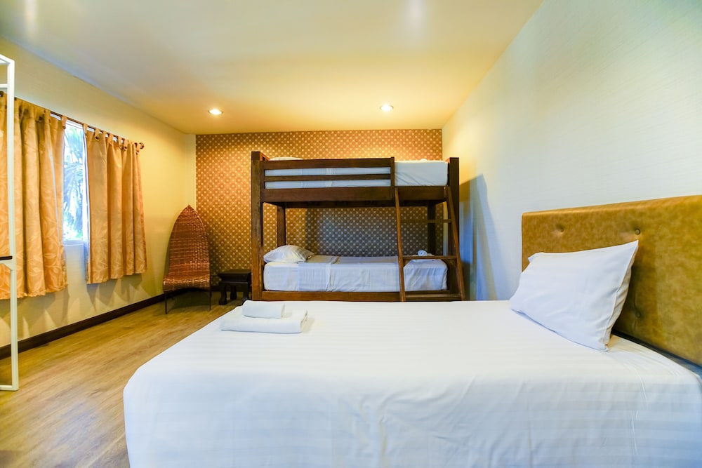Family Room - Photo 9