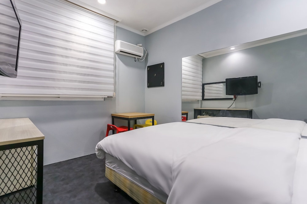 Economy Double Room photo 3