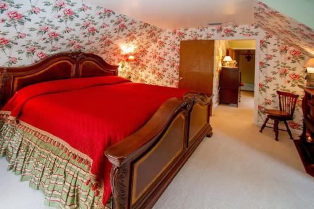 Mt. Mitchell Suite