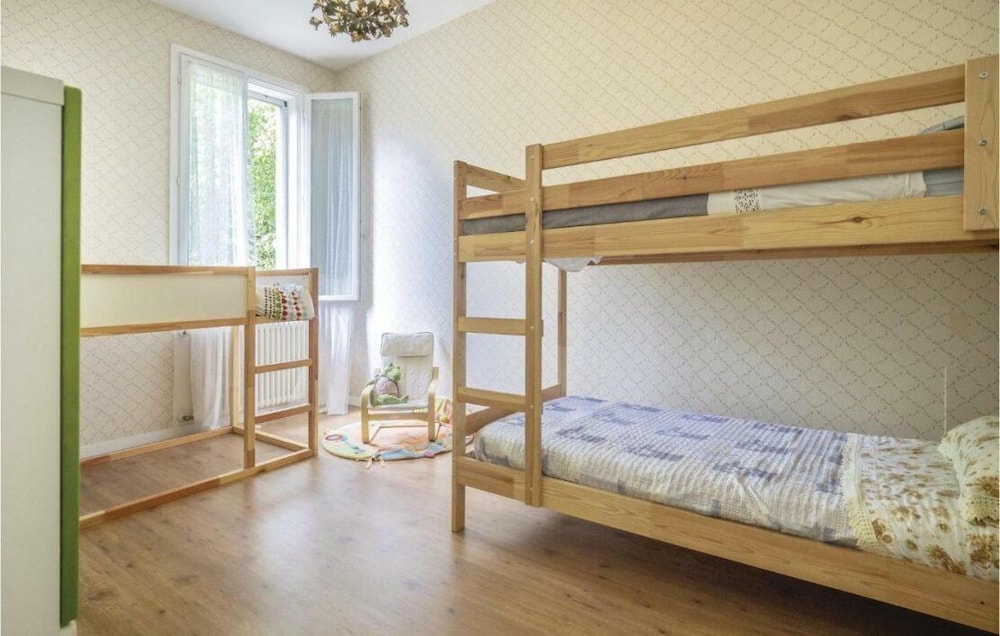 Triple Room, Shared Bathroom