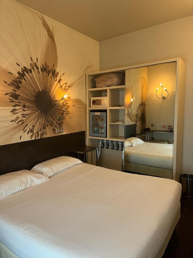 Traditional Room - Photo 5