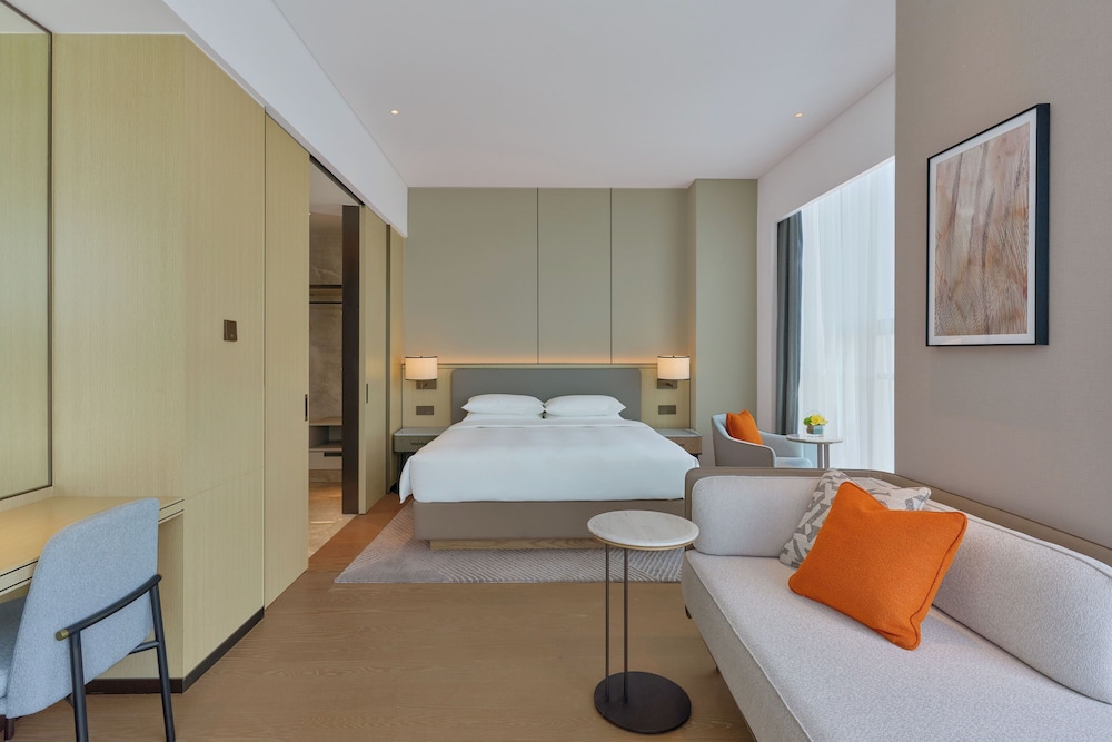 Suite, 1 King Bed