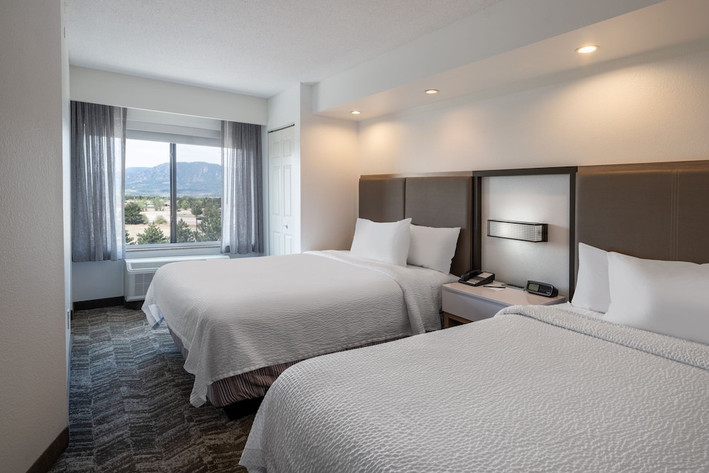 Suite, Multiple Beds - Photo 3