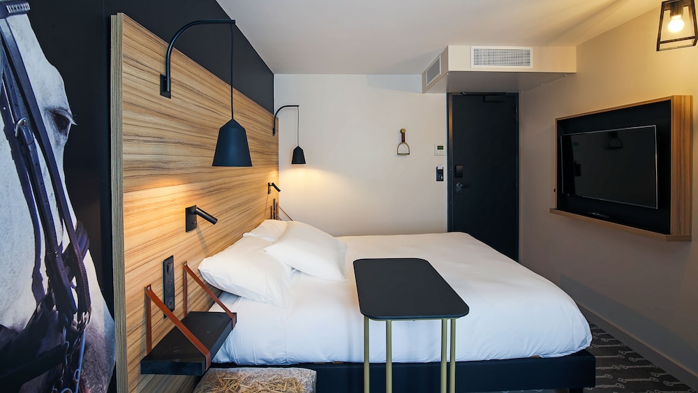 Standard Room, 1 Double Bed - Photo 8