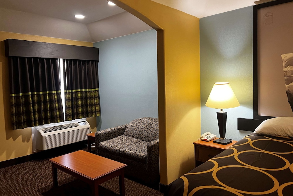 Standard Room, 1 King Bed - Photo 1