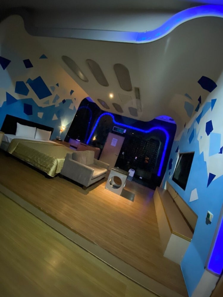 Deluxe Quadruple Room - Photo 2