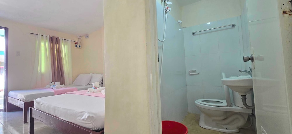 Standard Quadruple Room - Photo 2