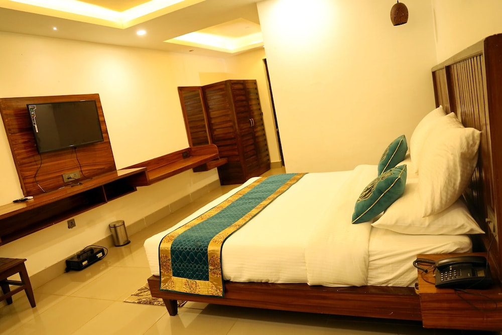 Suite Room - Photo 1