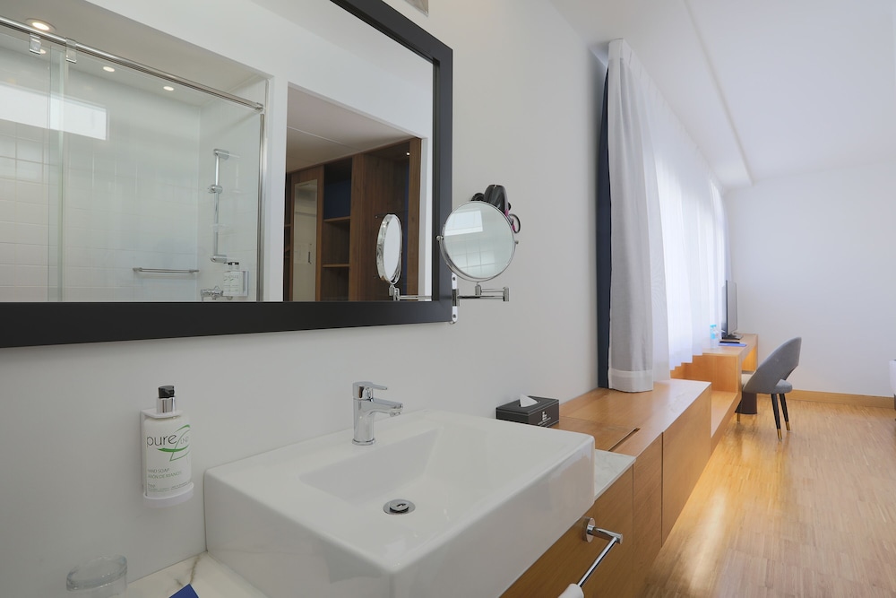 Double Room - Photo 11