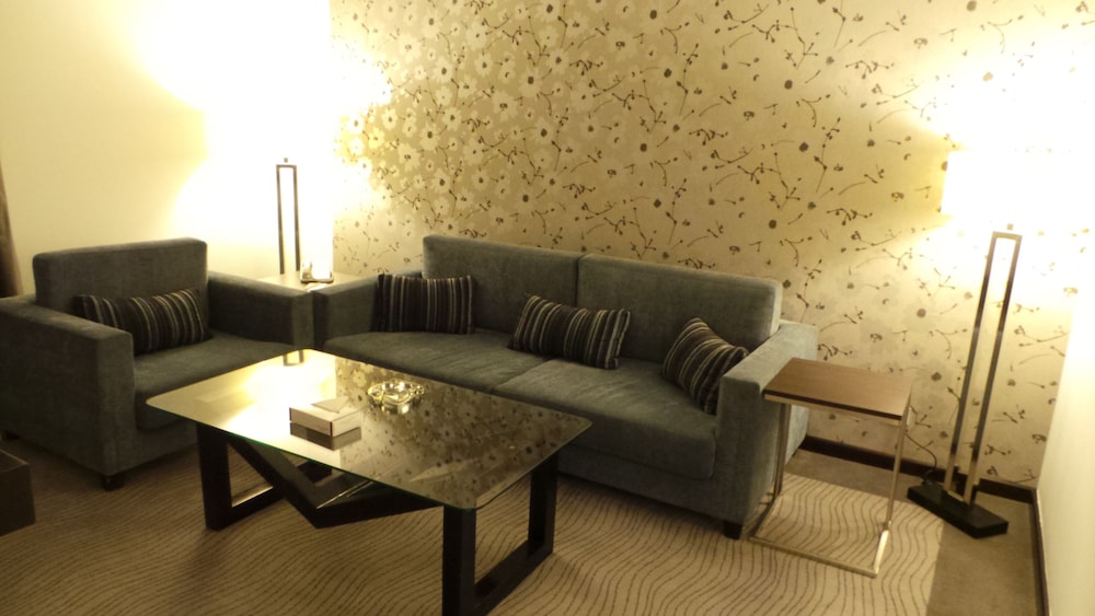 Deluxe Suite photo 3