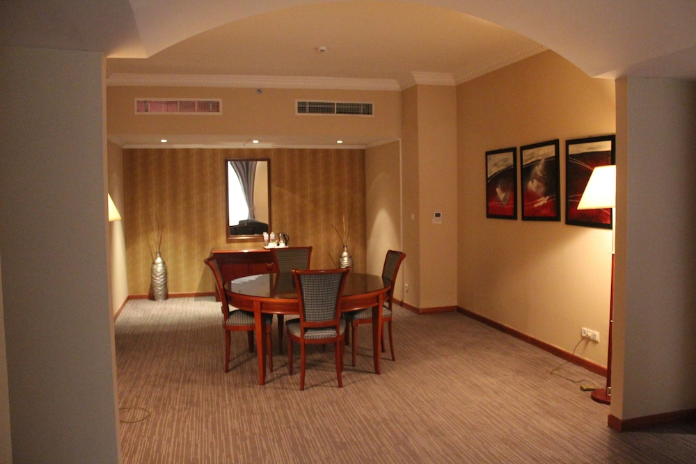Royal Suite, 2 Bedrooms, Accessible - Photo 7