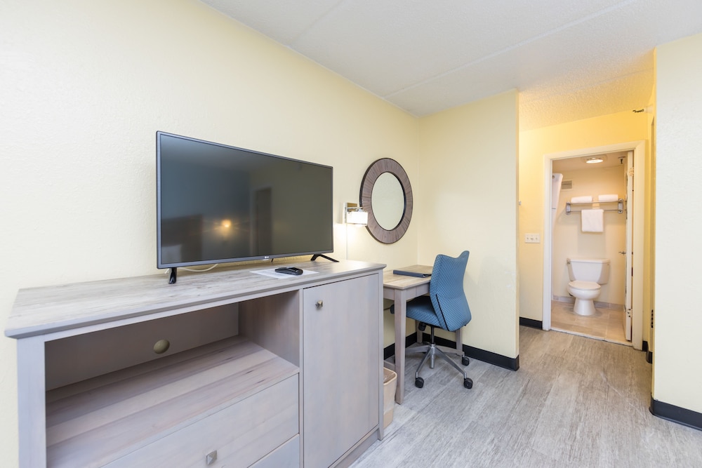 Standard Room, 2 Double Beds photo 1