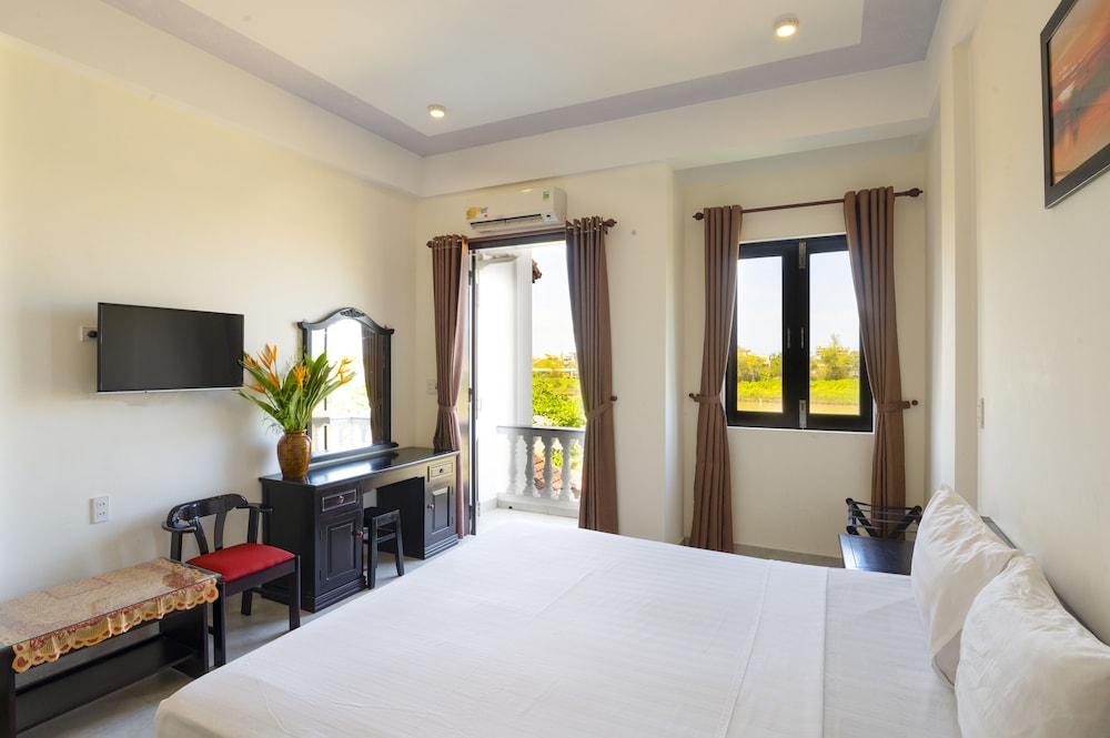 Deluxe Double Room Single Use, River View