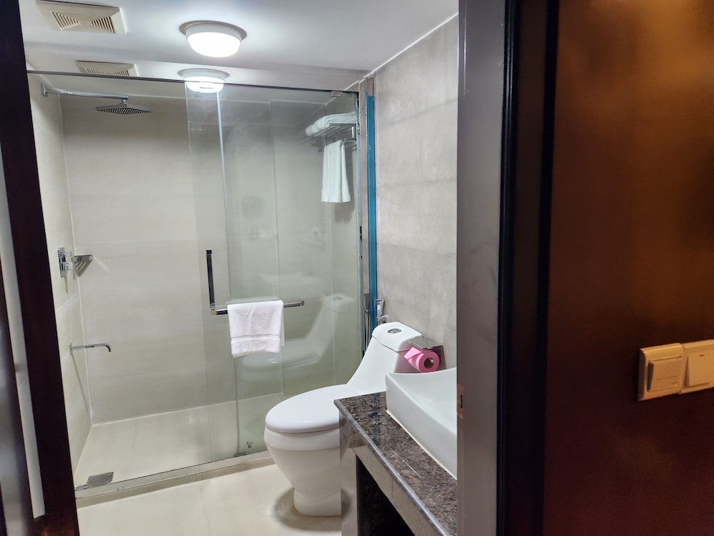 Exclusive Double or Twin Room photo 3