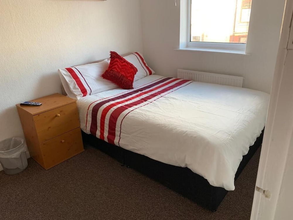 Basic Double Room - Red Room