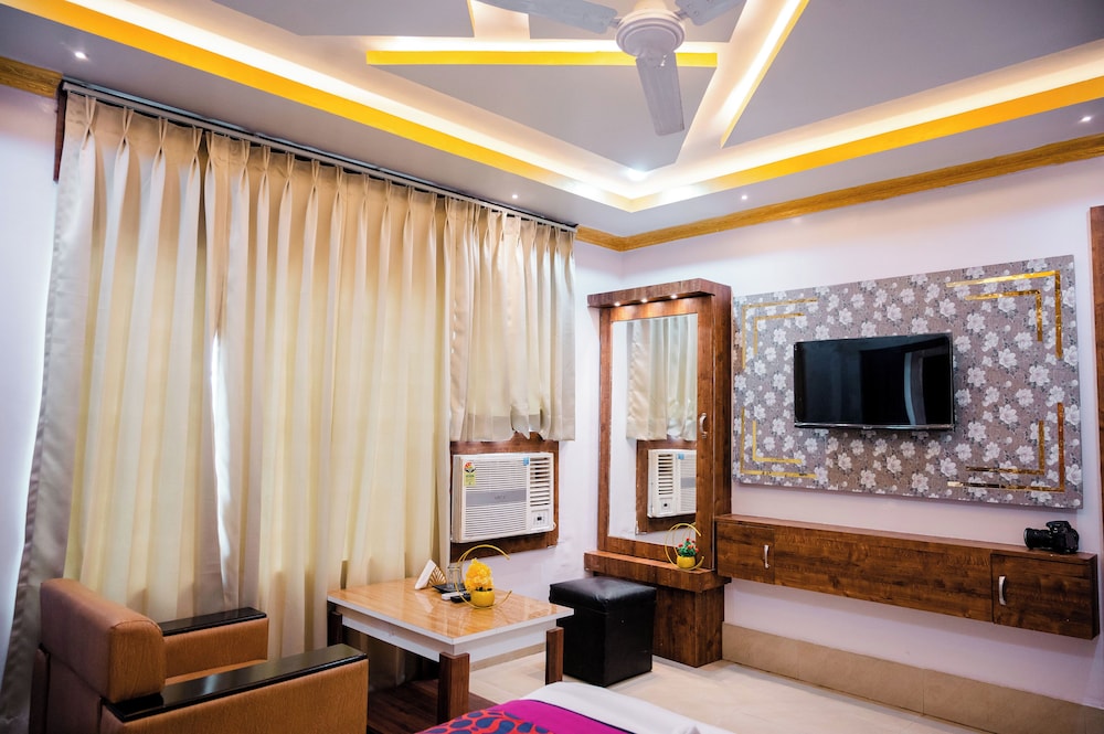 Deluxe Double Room, 1 King Bed photo 3
