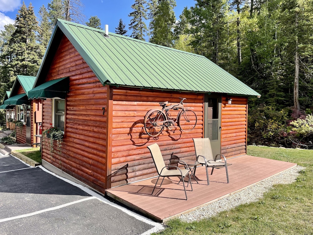 Club Cabin (No Pets)
