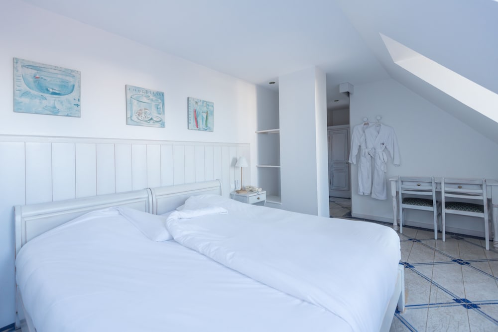 Double or Twin Room, Sea View photo 2