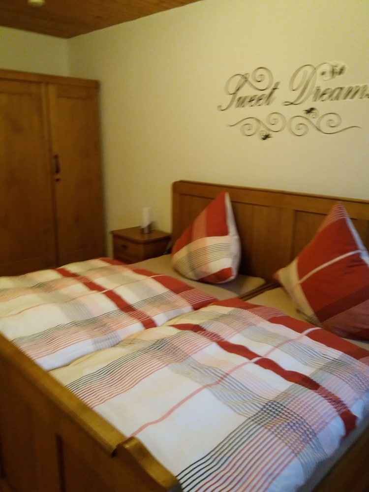 House (Betty) photo 1