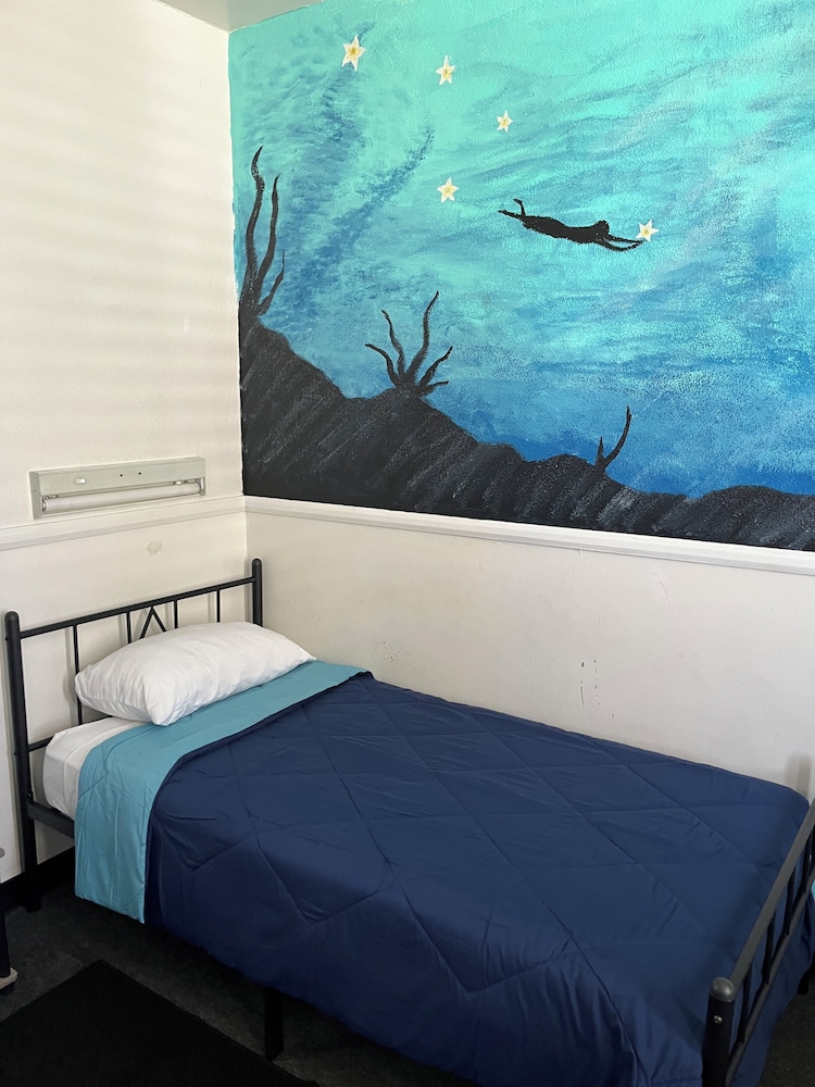 Economy Single Room, Men only, Non Smoking, City View photo 1