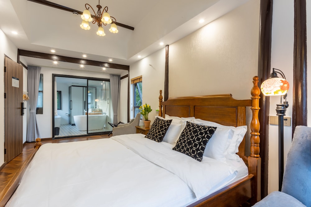 Deluxe Double Room, 1 Bedroom, Ensuite photo 2