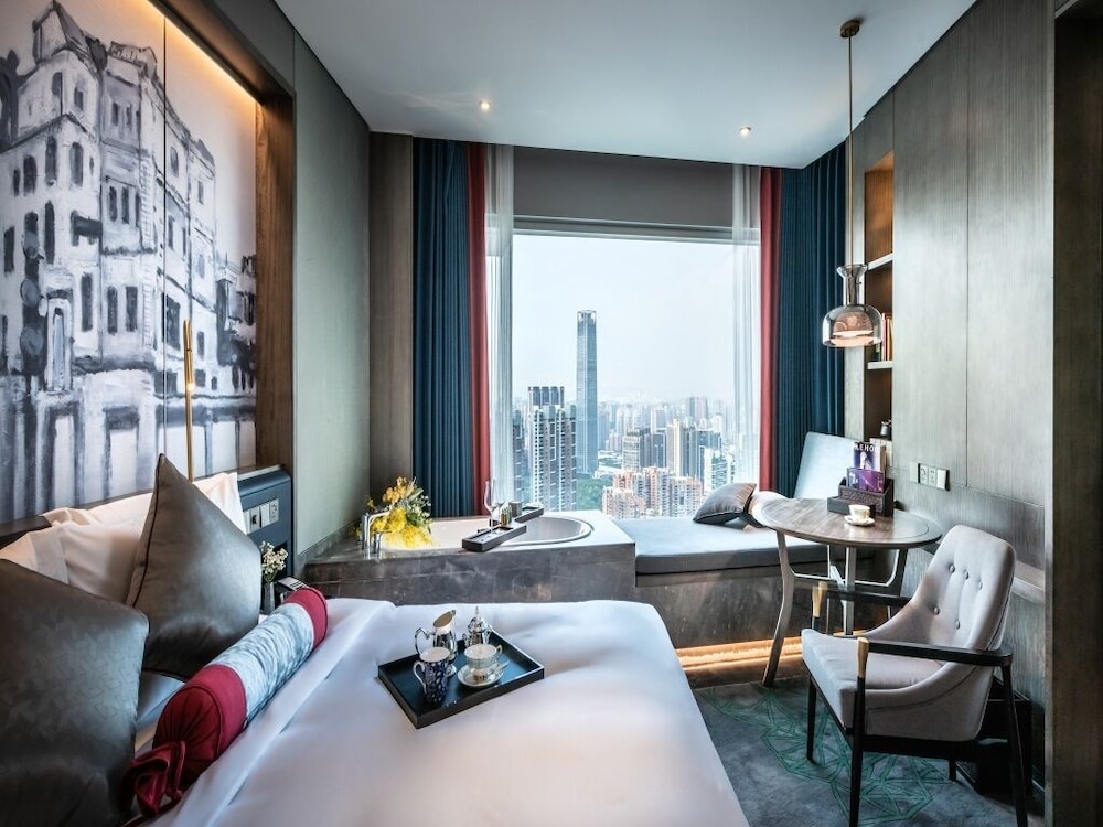 Elegant Bay View King Room