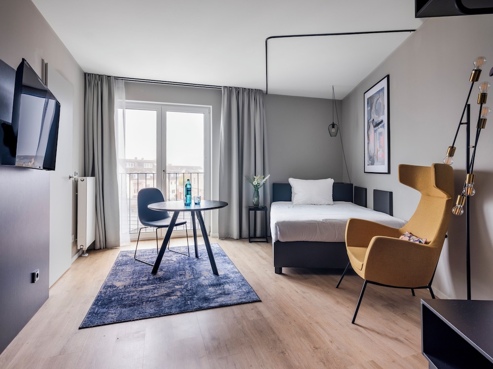 M Studio, Kitchenette,Single Bed, Stairs
