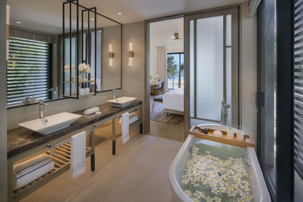 The Level 4-Bedroom Beachfront Pool Villa - Photo 10