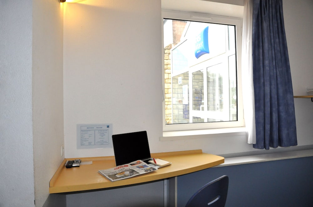 Triple Room, Multiple Beds photo 3