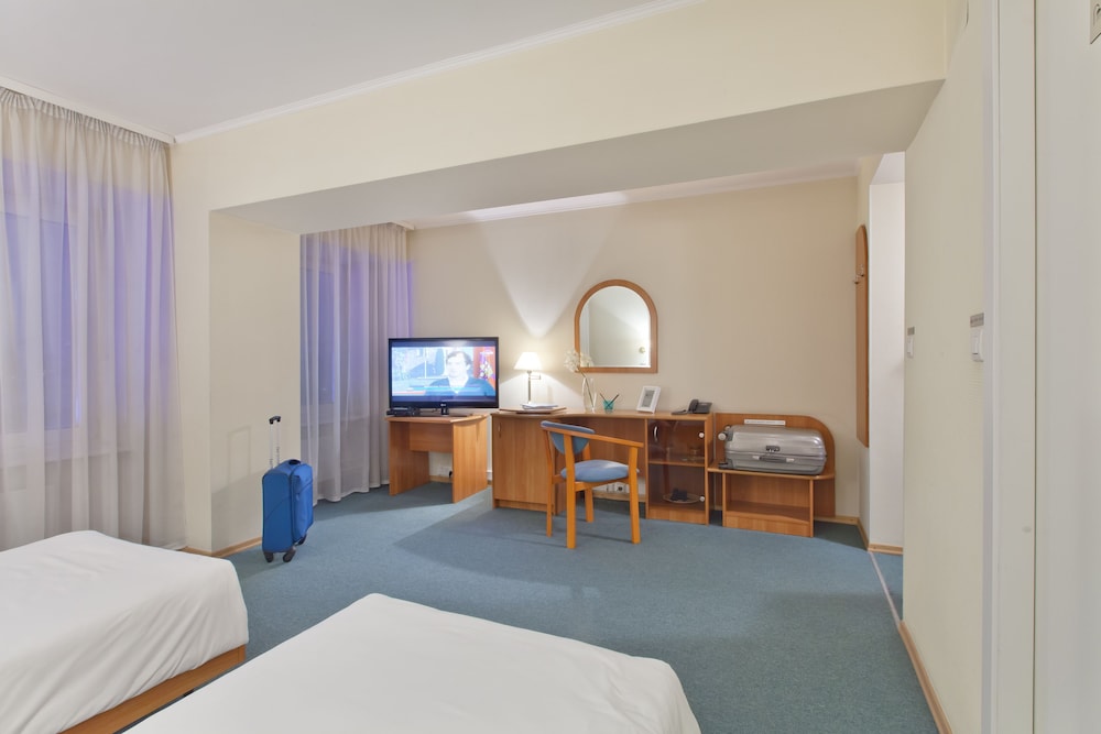 Standard Twin Room photo 3