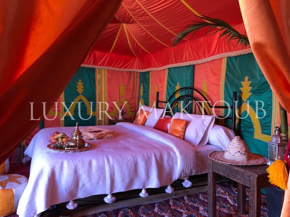 Deluxe Tent photo 2