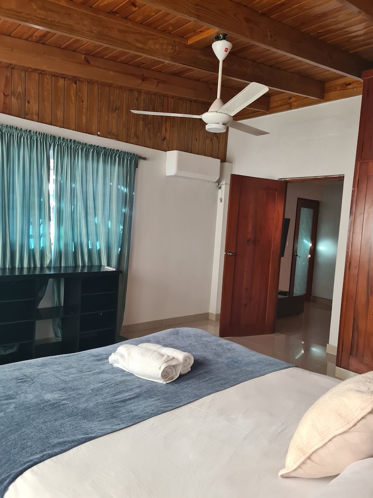 Apartment, 3 Bedrooms, Smoking, Balcony