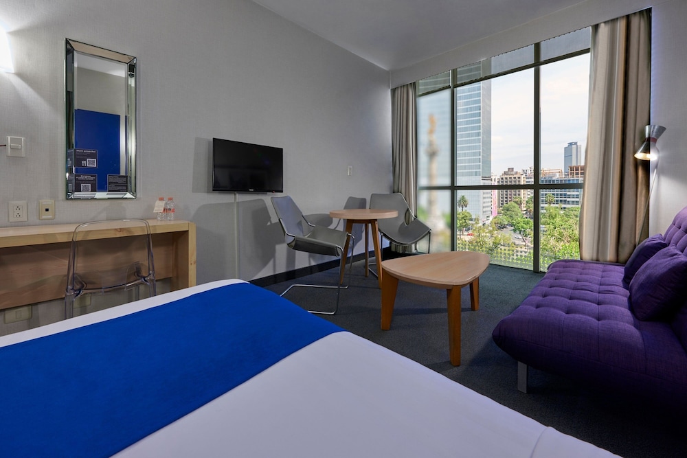 Room, 2 Double Beds, View - Photo 8