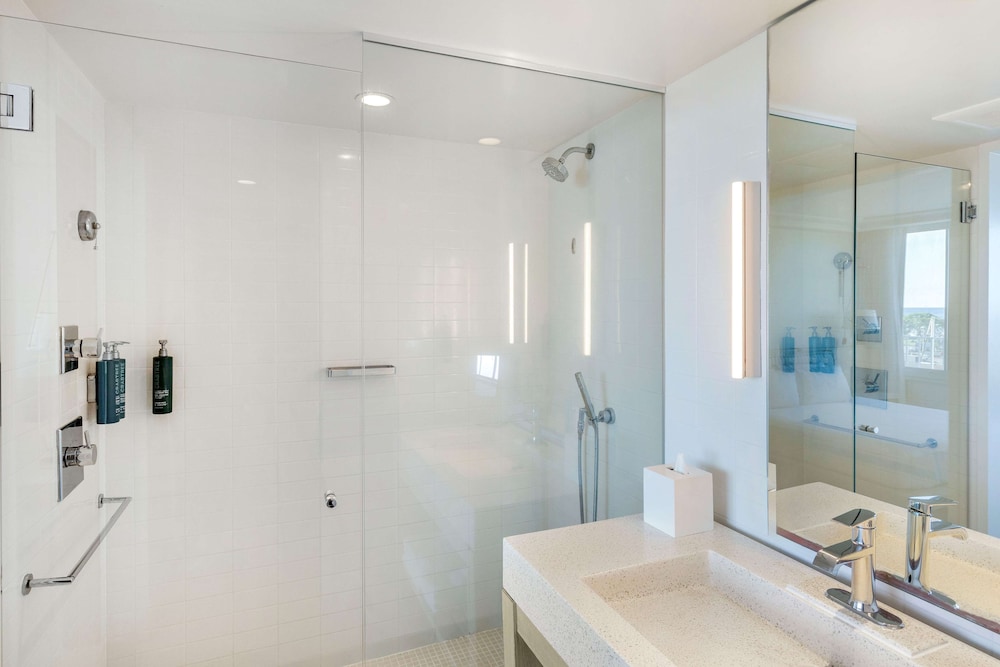 1 Bedroom Oceanfront King Premier Suite Blcny - Photo 6