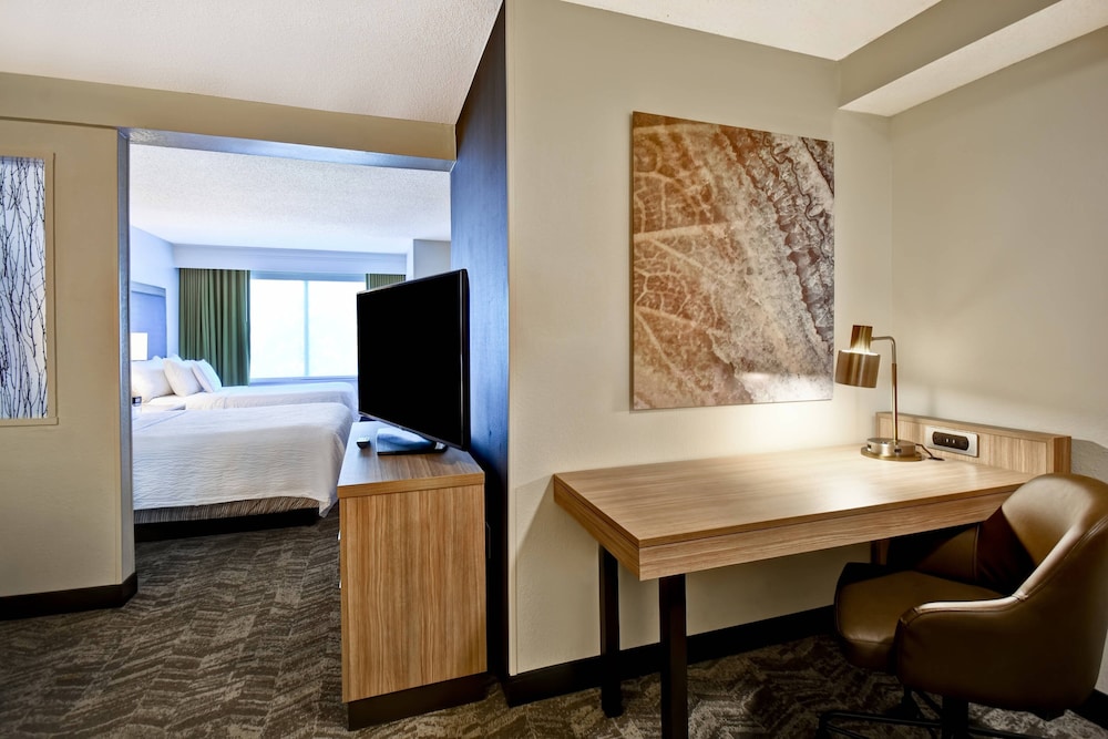 Suite, Multiple Beds - Photo 2