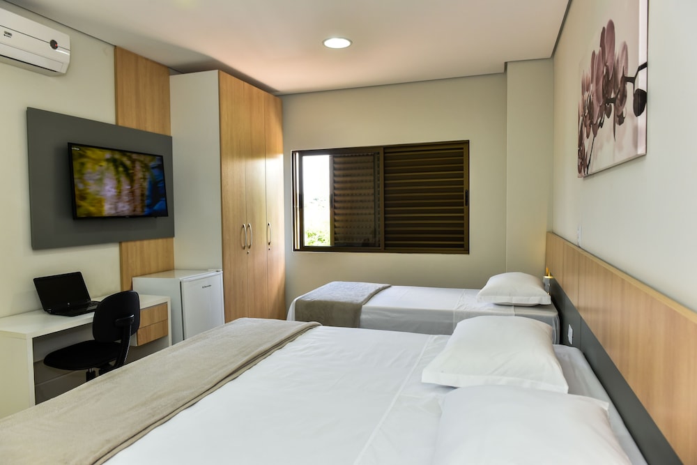 Family Room, Multiple Beds - Photo 3