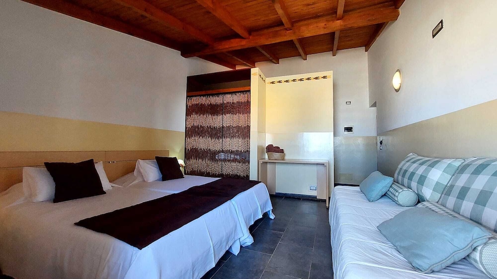 Triple Room photo 2