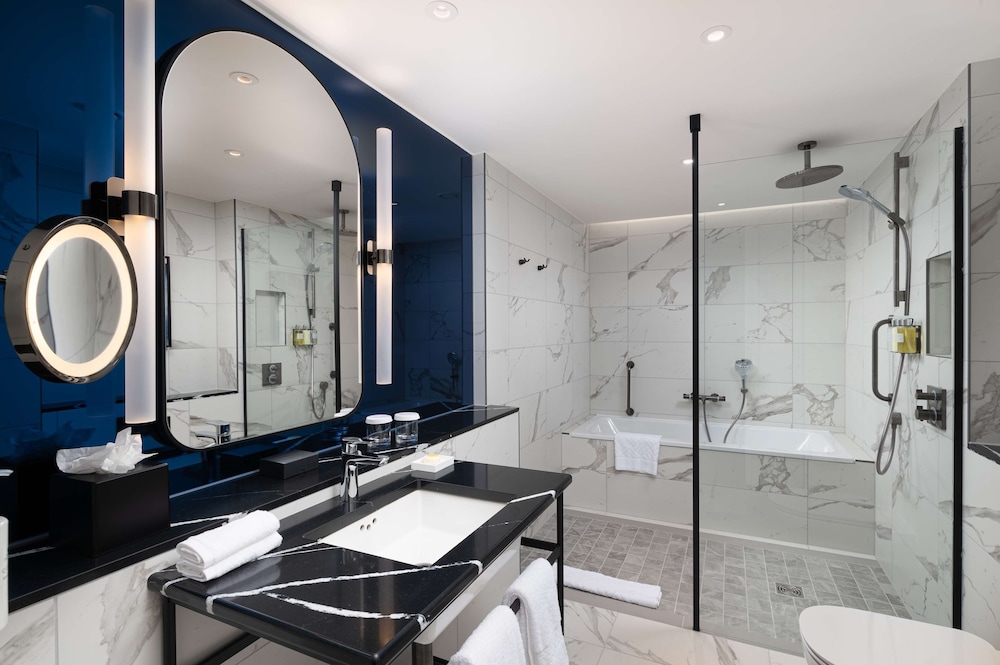 Junior Suite, 1 King Bed (St Paul's)