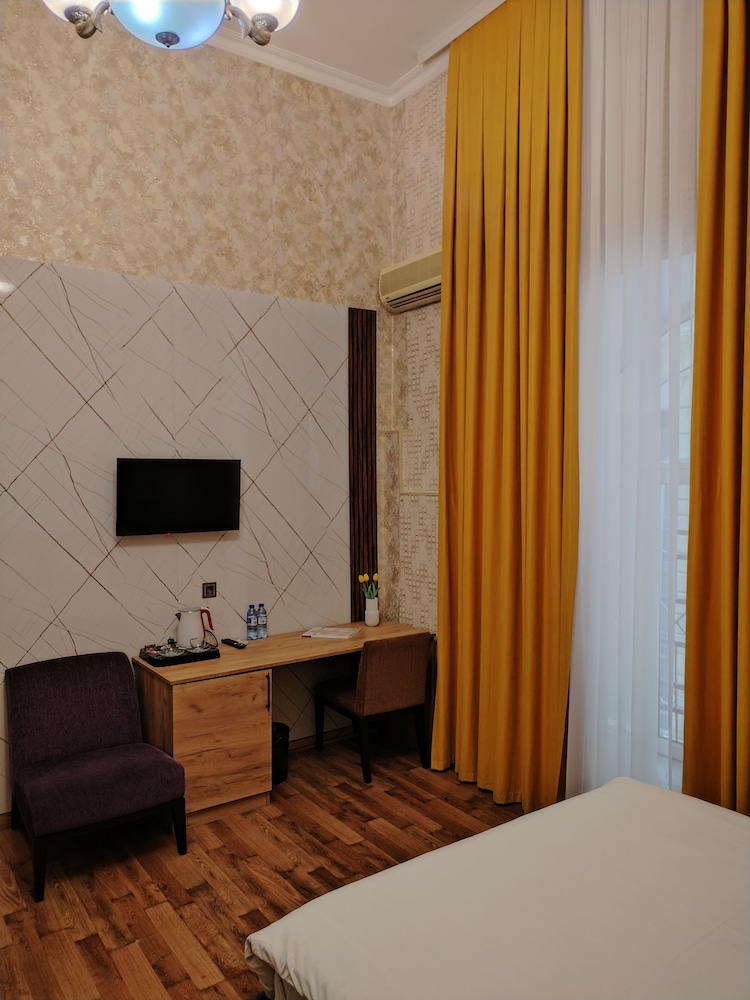 Economy Double Room photo 2