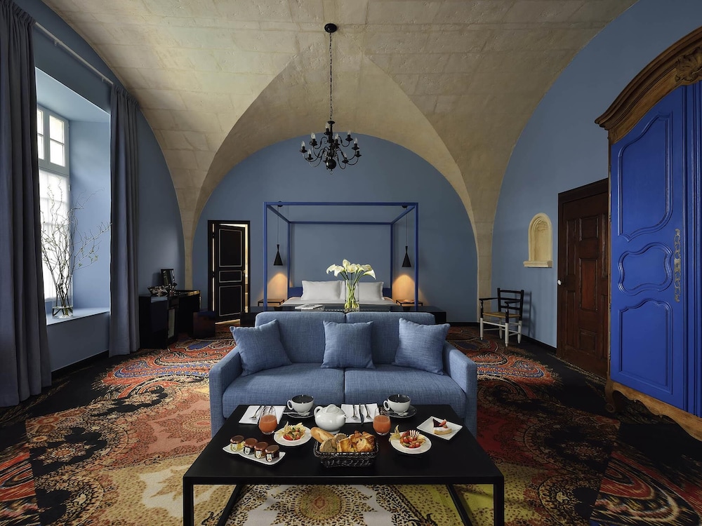 Suite, 1 King Bed