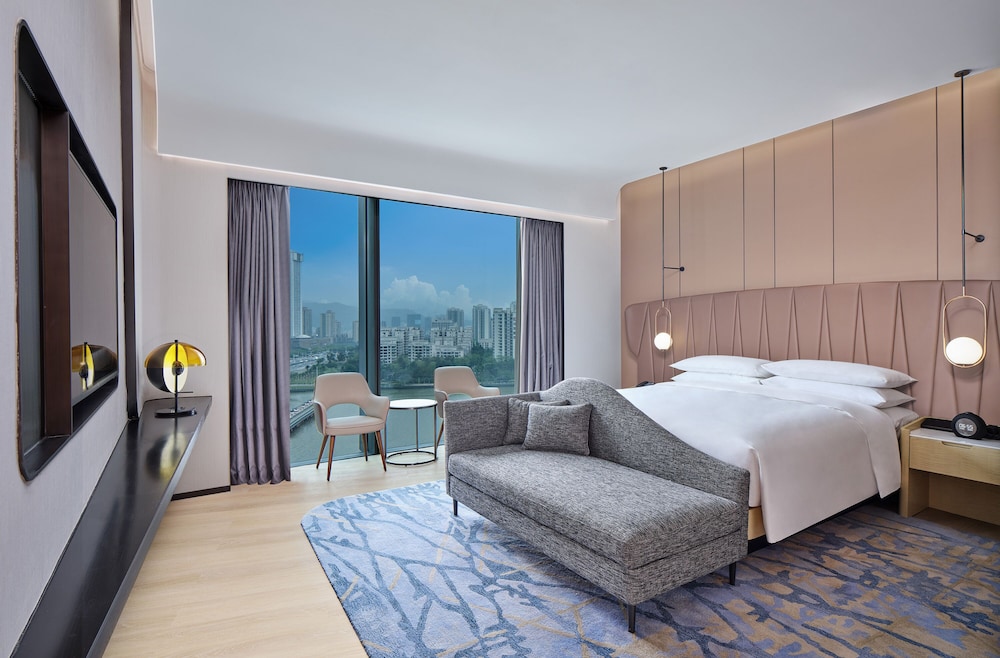 Club Suite, 1 Bedroom - Photo 2