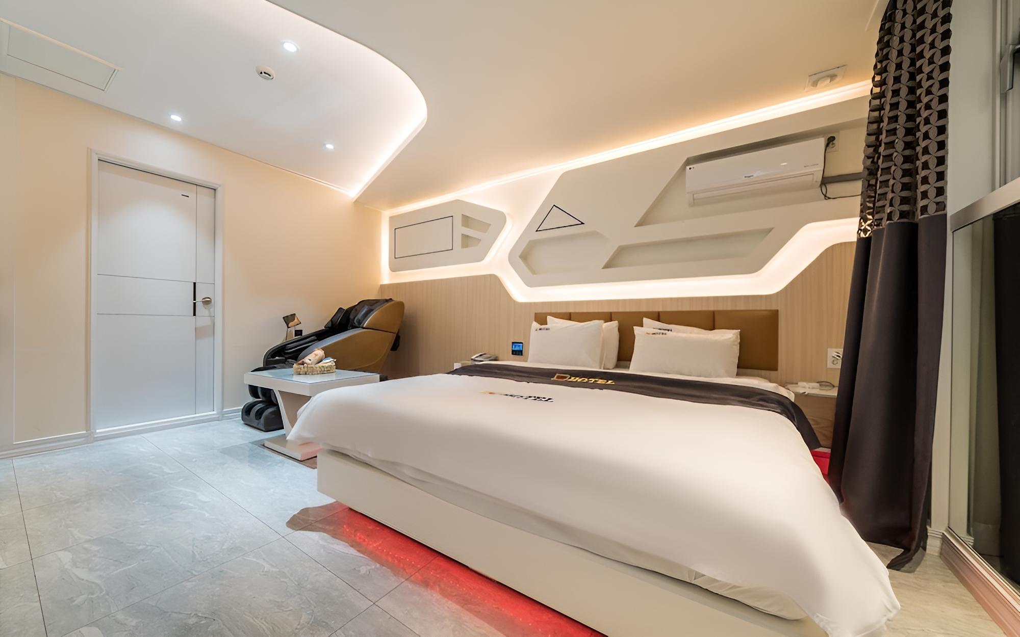 Room (Drive-in luxury massage chair (Massag) - Photo 13