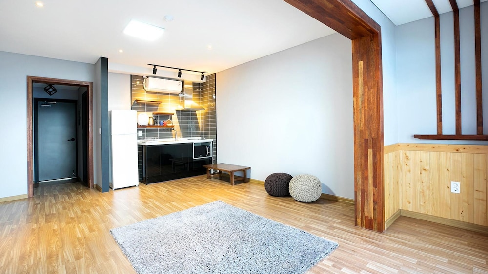 Basic Room, 1 Bedroom (201) photo 3
