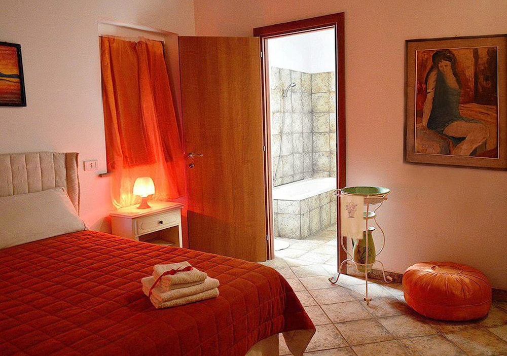 Classic Apartment, 3 Bedrooms, Mountain View photo 1