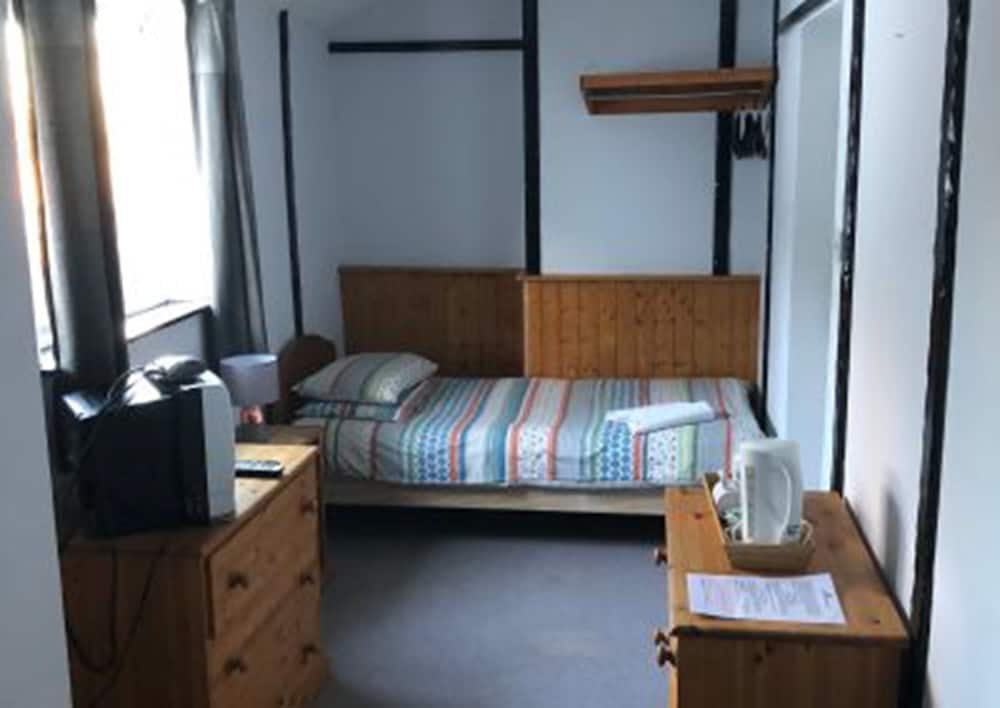 Single Room, Ensuite photo 3