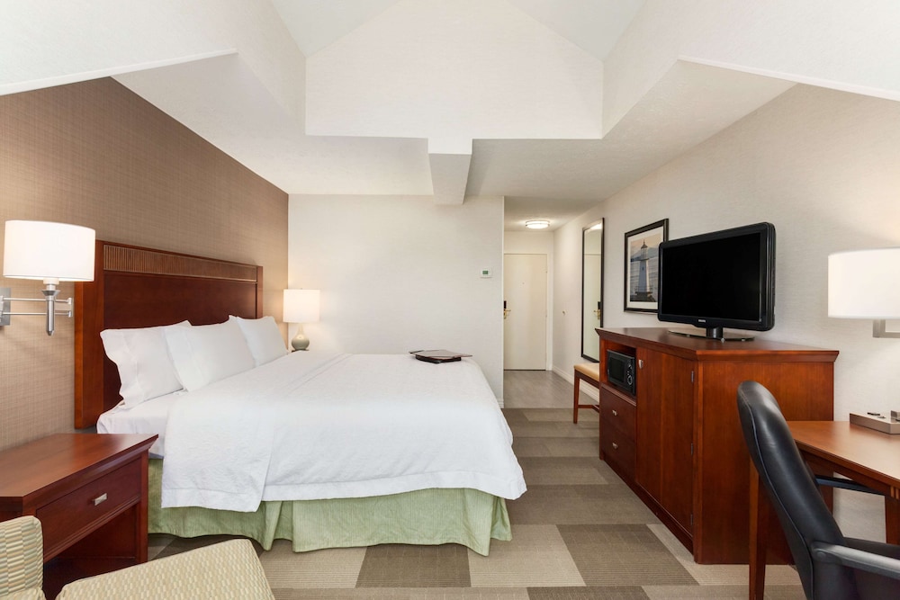 Executive Room, 1 King Bed with Sofa bed - Photo 4